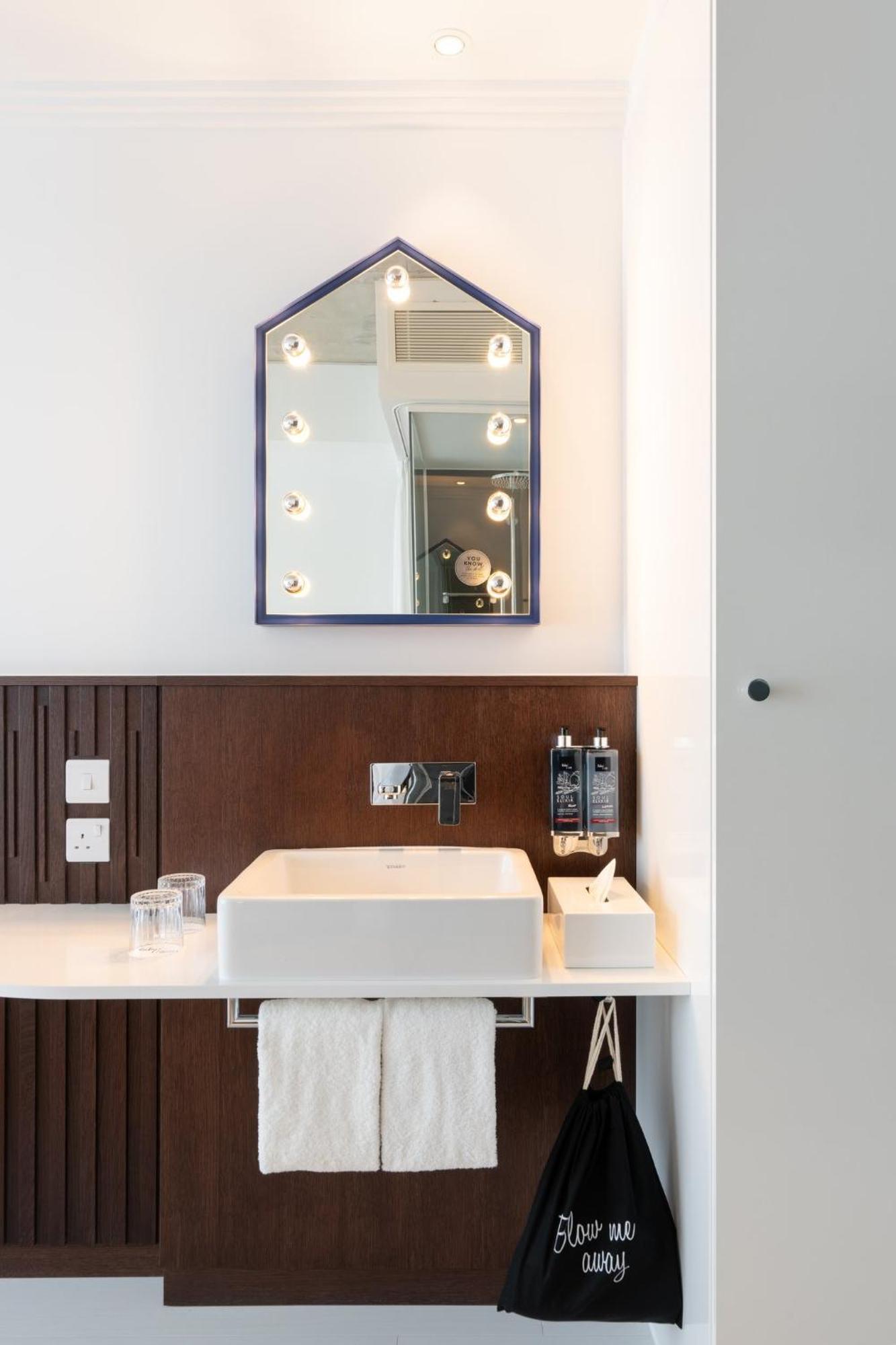Ruby Zoe Hotel Londyn Zewnętrze zdjęcie