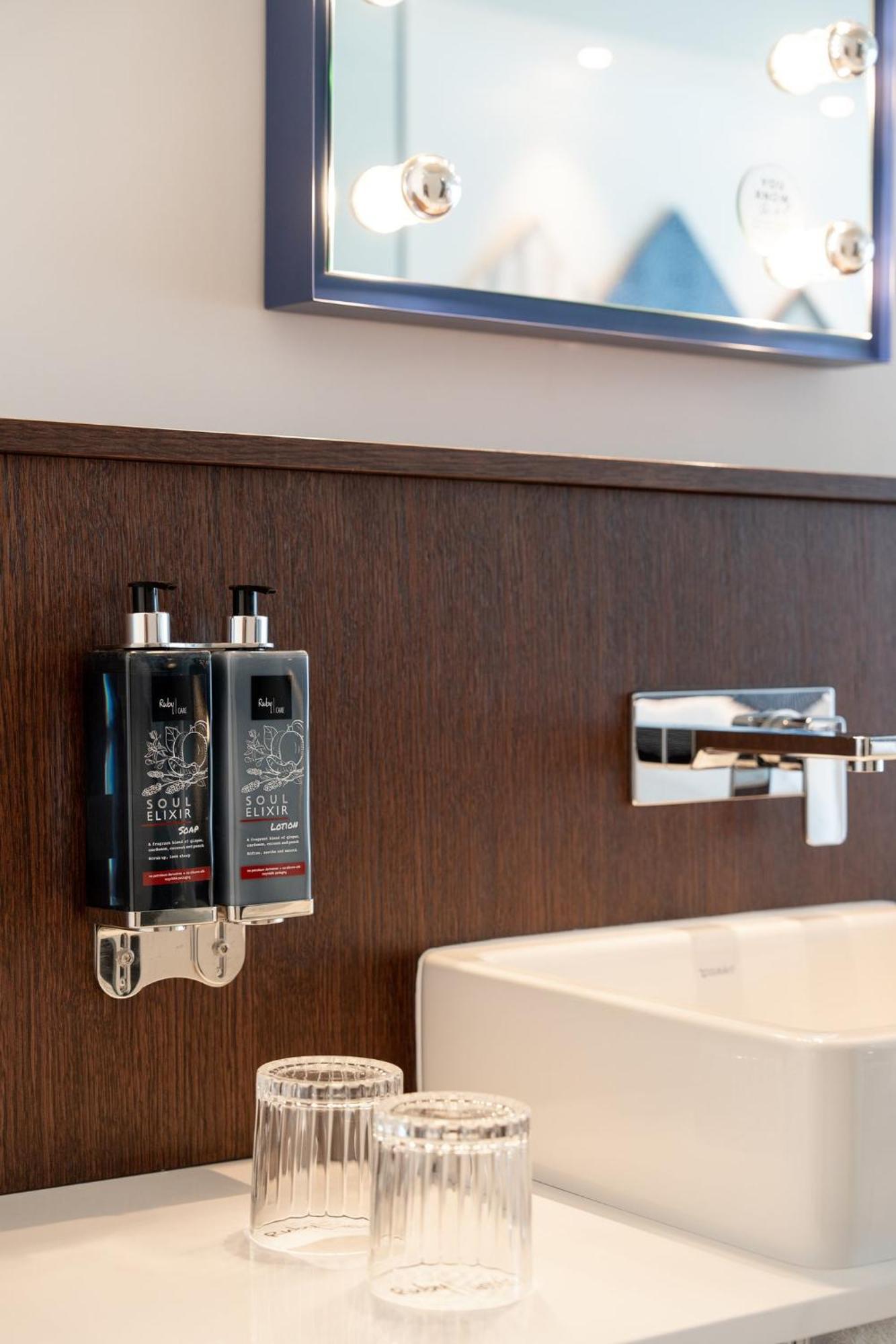 Ruby Zoe Hotel Londyn Zewnętrze zdjęcie
