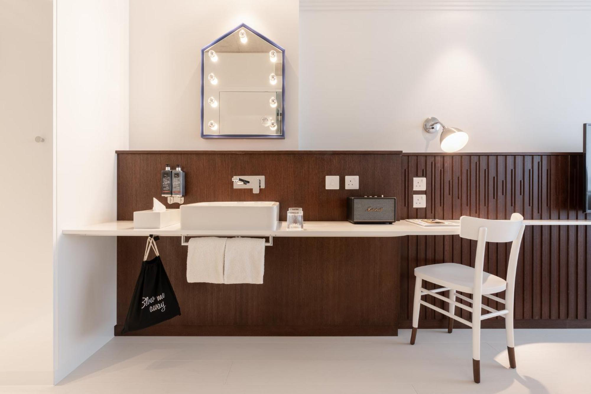 Ruby Zoe Hotel Londyn Zewnętrze zdjęcie