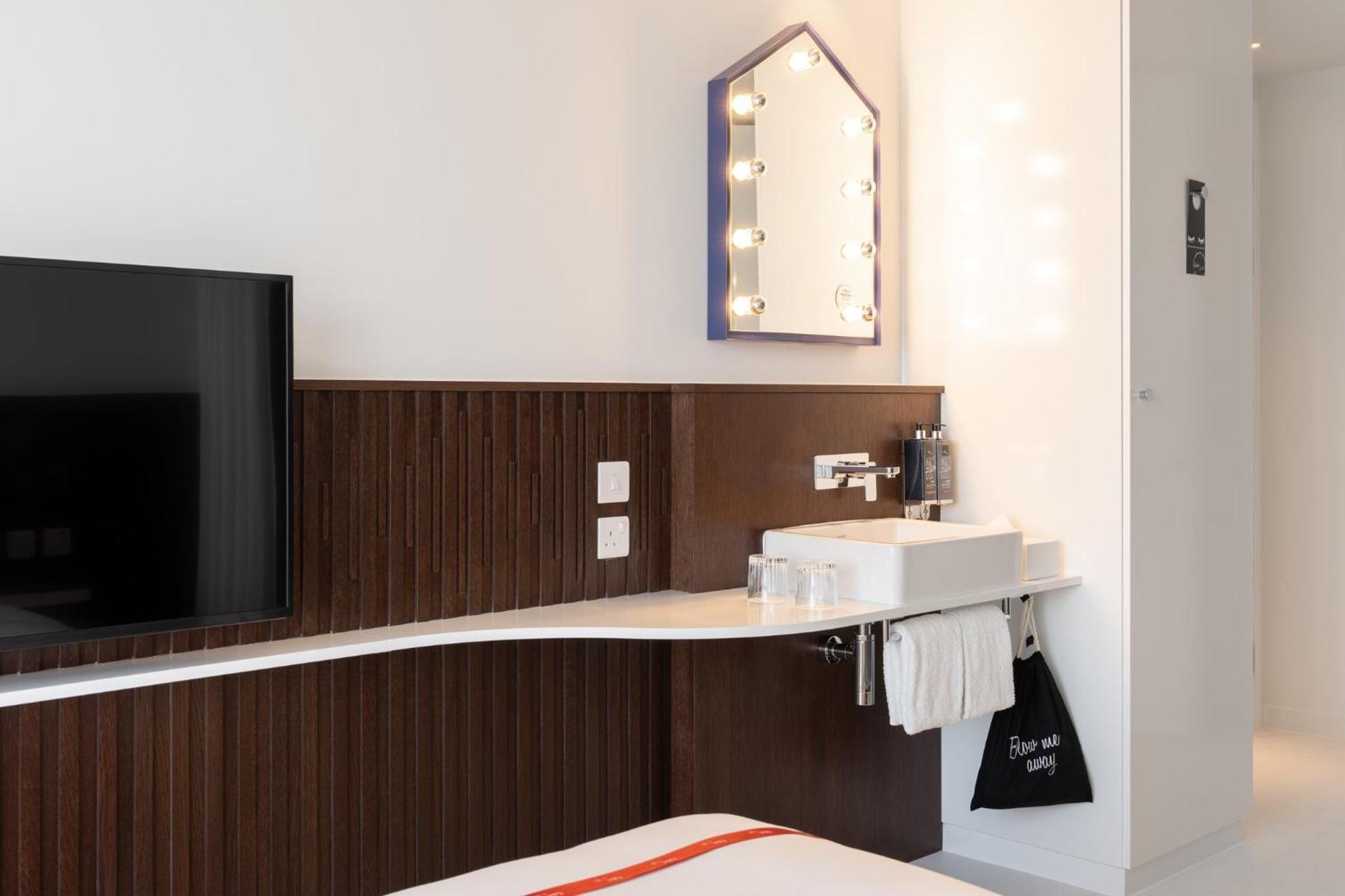 Ruby Zoe Hotel Londyn Zewnętrze zdjęcie